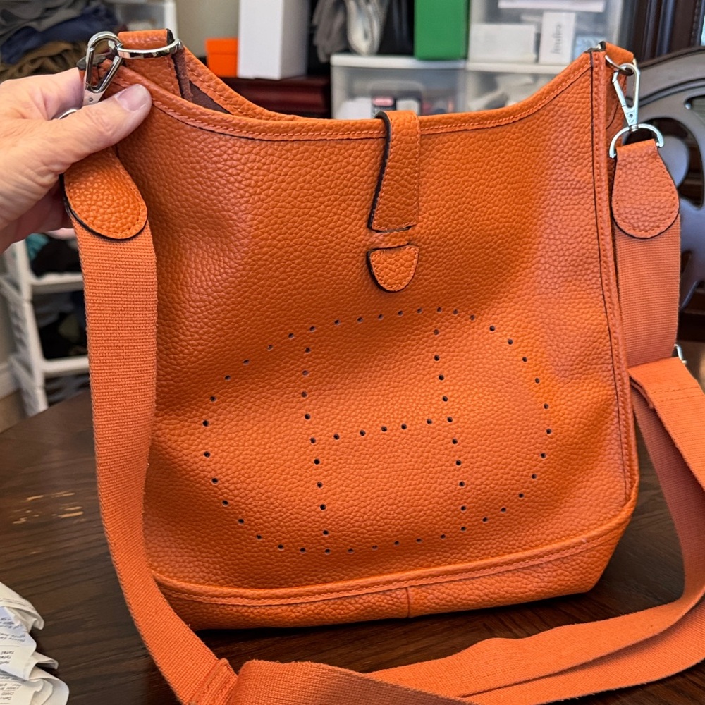 NO BRAND orange crossbody.